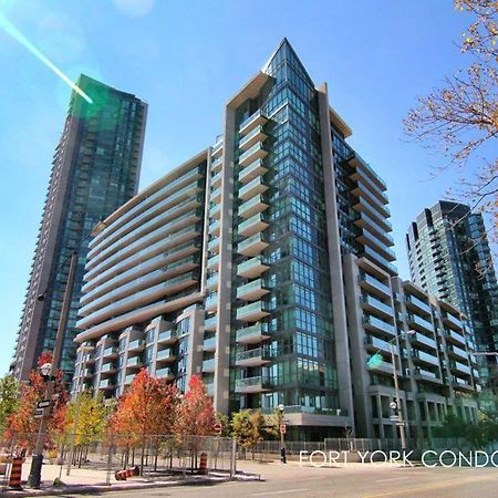 Lakefront Living Downtown Toronto - Free Parking, Gym, Indoor Pool Dış mekan fotoğraf